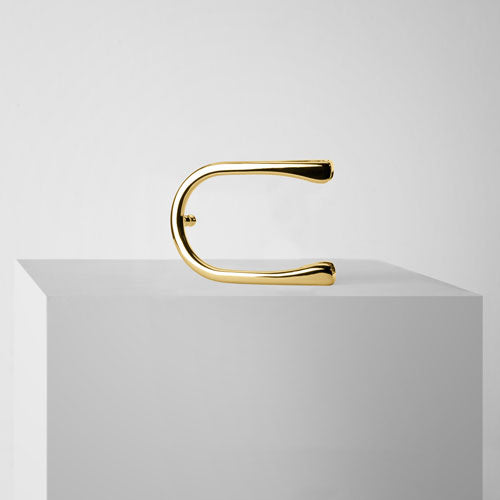 Buckle aero gold on a podium