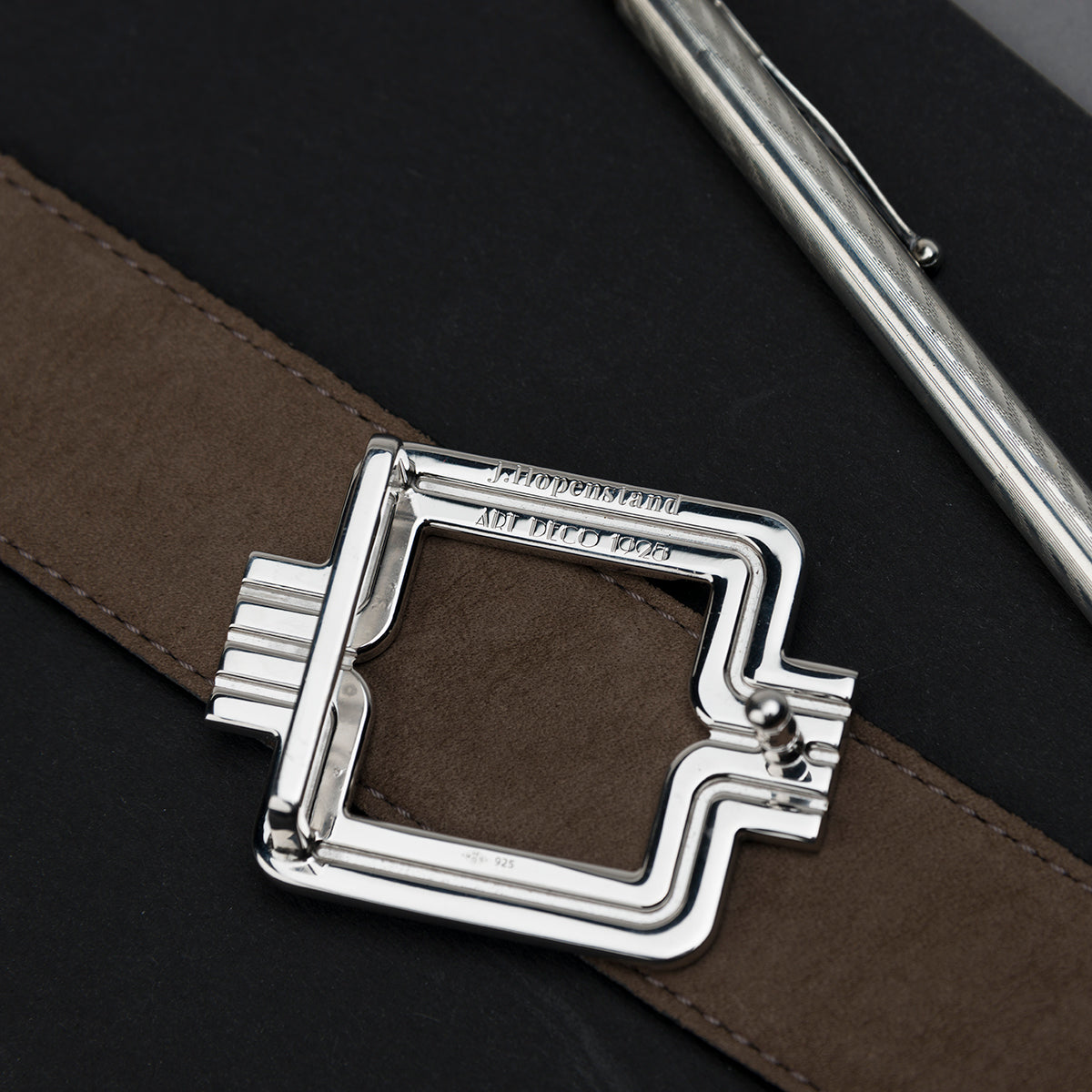 Art-Déco buckle "Double jeu", back view