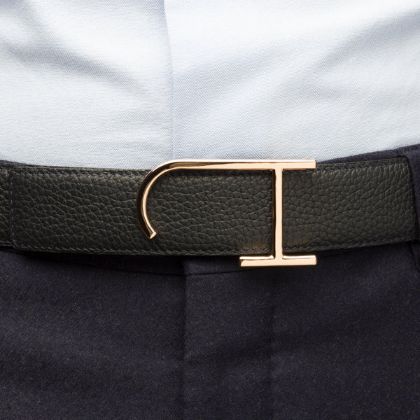 Buckle JH rose gold, worn on a belt
