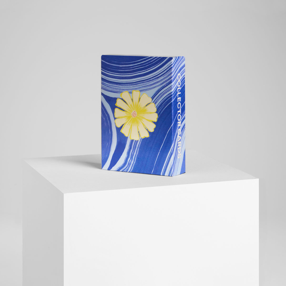 Card deck "Garden Party", a Collector Cards project from J.Hopenstand x Laura Thiong-Toye. Blue version.
