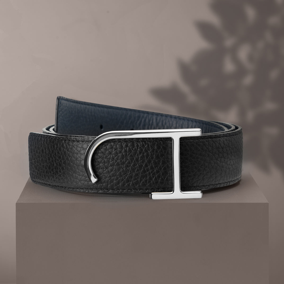 J.Hopenstand's classic belt Ebony & black, with palladium finish buckle
