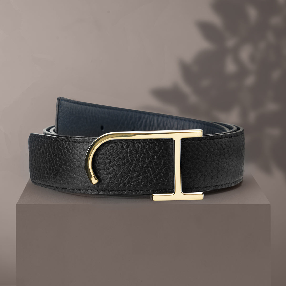 J.Hopenstand's classic belt Ebony & black, with gold finish buckle