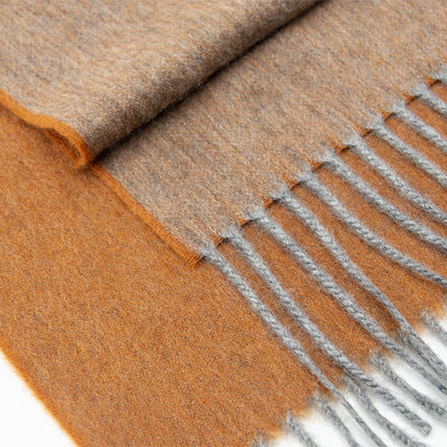 Zoomed ocher reversible scarf
