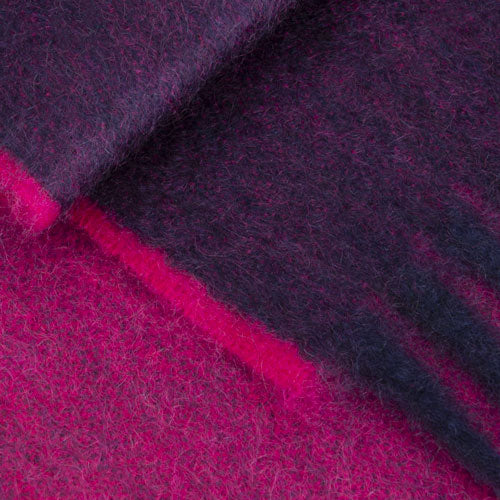 Zoomed orient reversible scarf